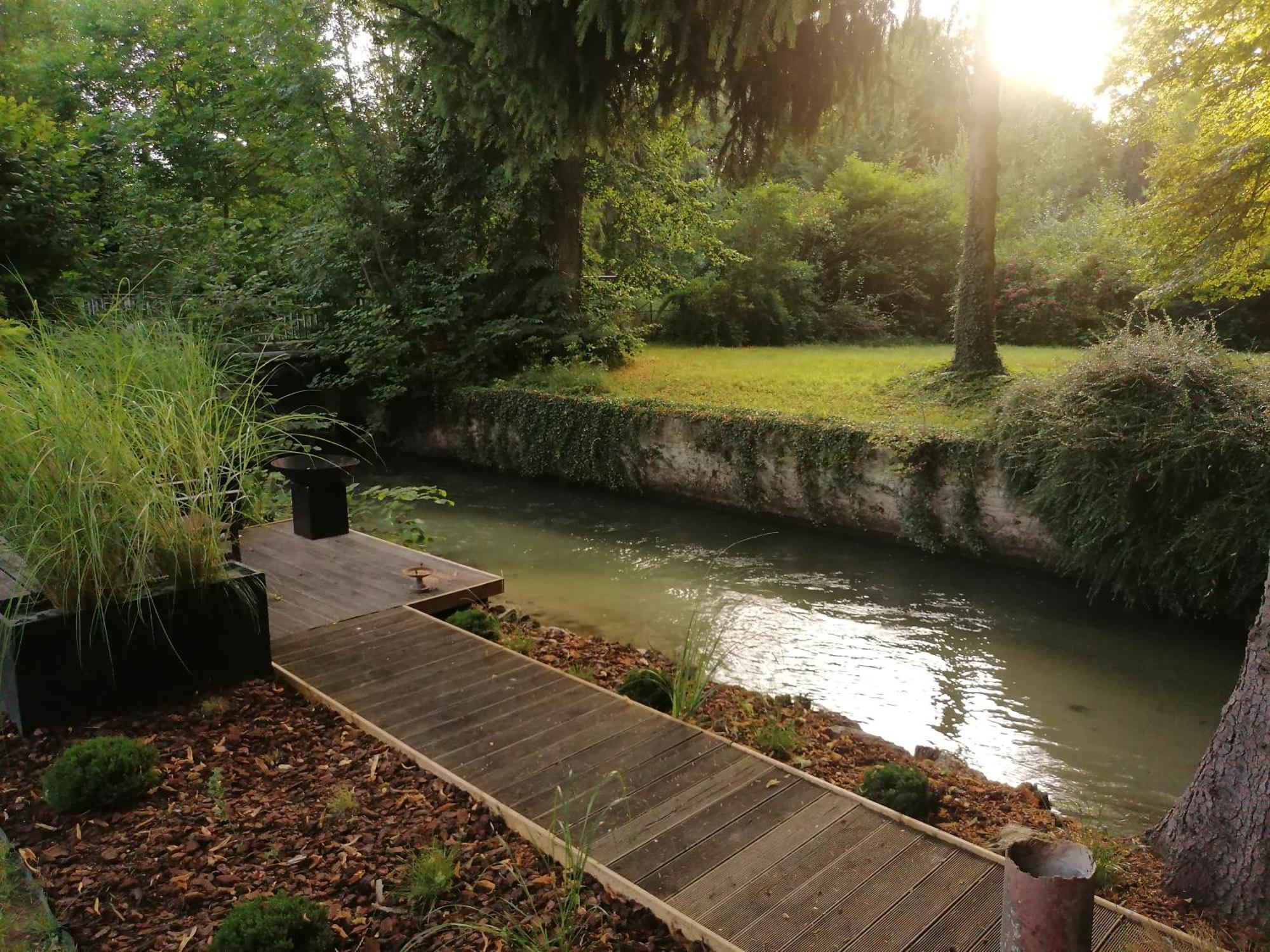 Pavillon C.R Bed and Breakfast Isles-sur-Suippe Exteriör bild