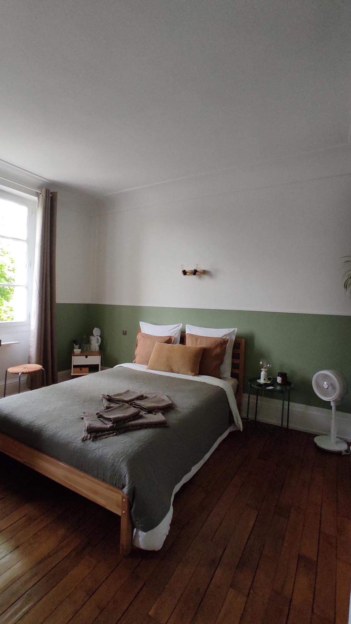 Pavillon C.R Bed and Breakfast Isles-sur-Suippe Exteriör bild
